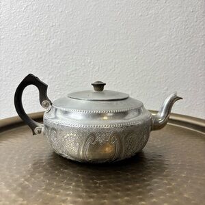 Vintage Sona Chrome aluminum Stratford Avon England tea pot
